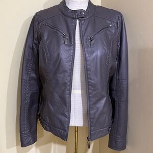 J2 Gray leather Jacket Gray-Size L but fits more like M Excellent Condition.